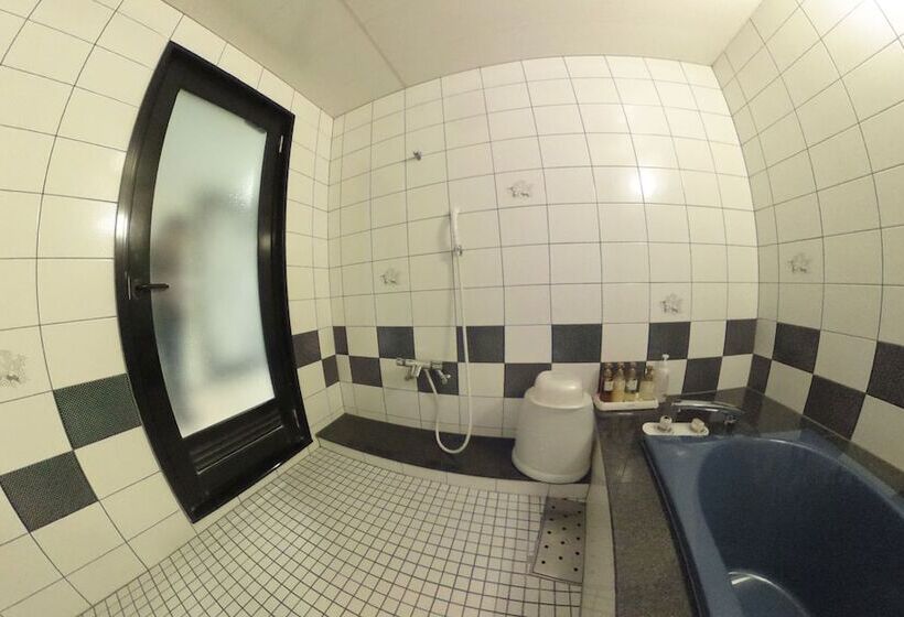 فندق Rr   Adults Only