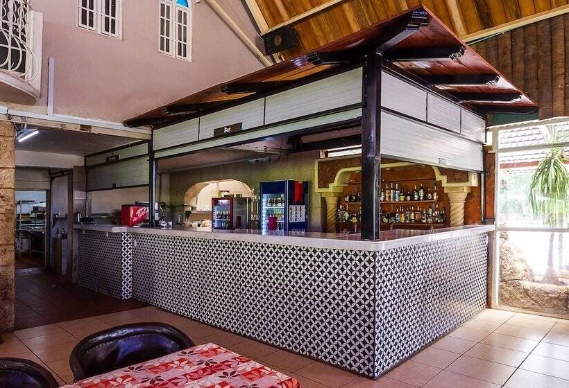 فندق ريفى Hacienda Coyotes