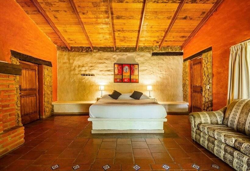 فندق ريفى Hacienda Coyotes