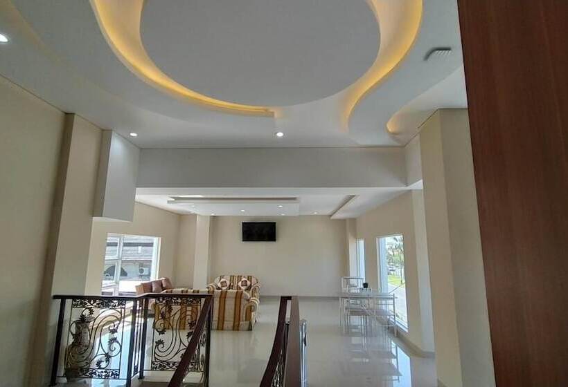 בית מלון כפרי Tosan Solo Baru