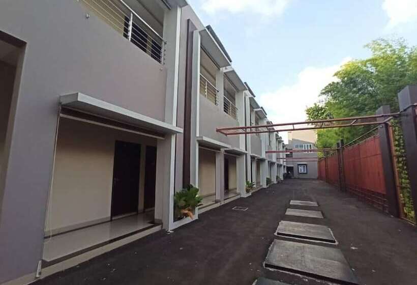 בית מלון כפרי Tosan Solo Baru