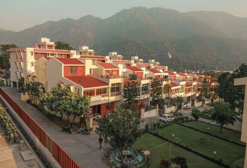 בית מלון כפרי Ved Varuna Ayurveda Sadan Rishikesh