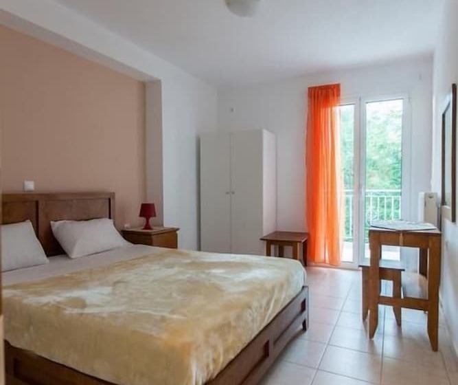 بنسيون Elatos Apartments