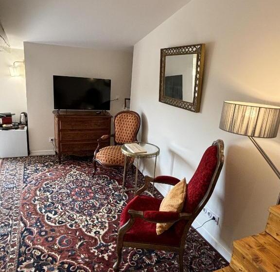 פנסיון Maison Jeroboam