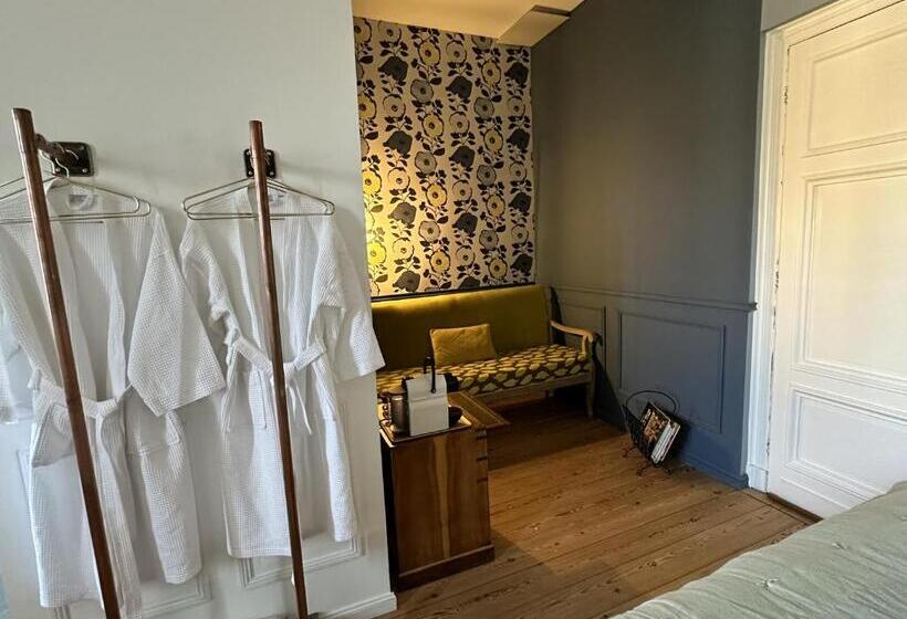 פנסיון Maison Jeroboam