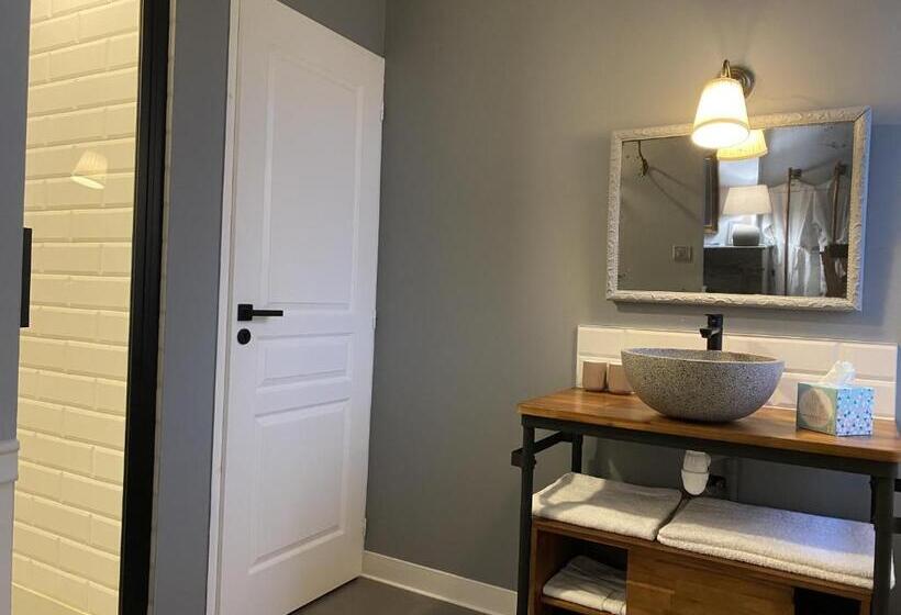 פנסיון Maison Jeroboam