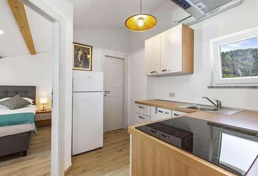 پانسیون Pansion Villa Betina