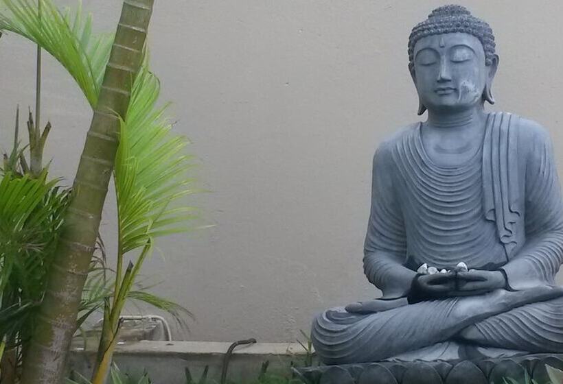 פנסיון Ponta Beach Guest House