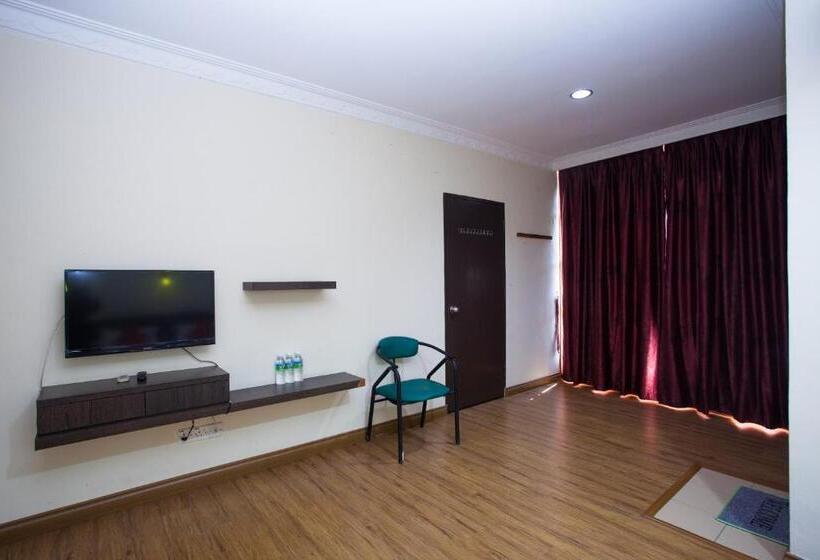 T P Hotel By Oyo Rooms