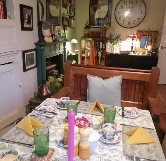 Bed and Breakfast No. 30