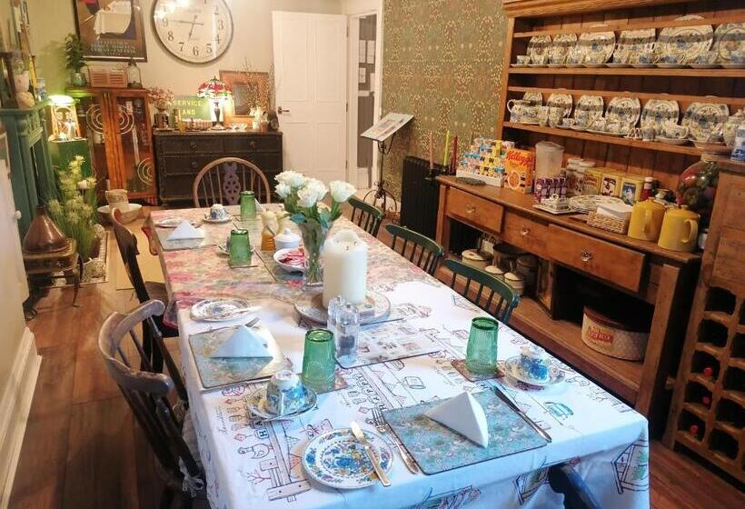 Bed and Breakfast No. 30