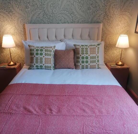 Bed and Breakfast No. 30