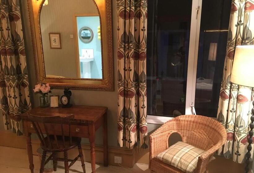 Bed and Breakfast No. 30