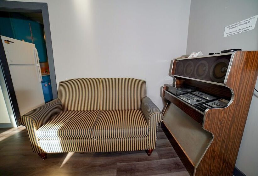 Glen Garry Motel And Cottages