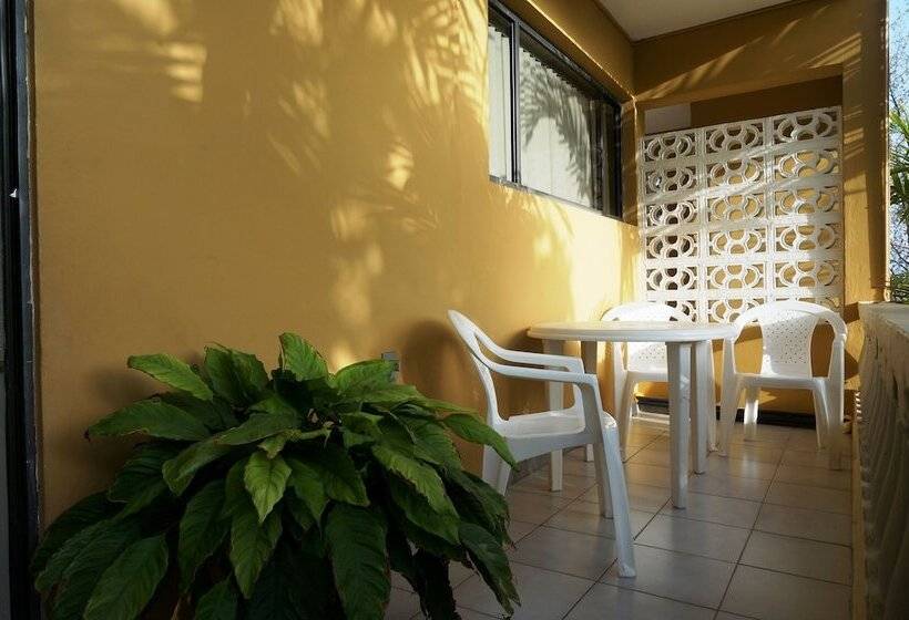 Hersher Studios & Apartments