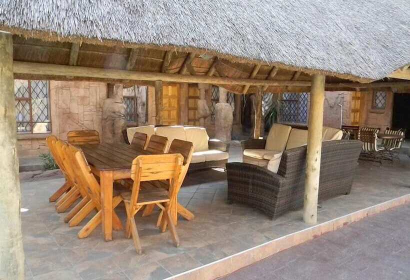 בית מלון כפרי African Cave Lodge