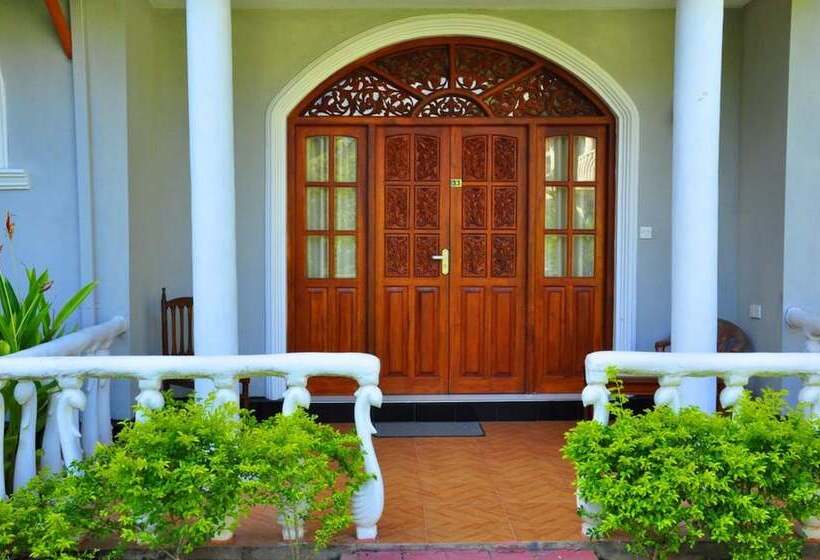 호텔 Bougain Villa By Tree