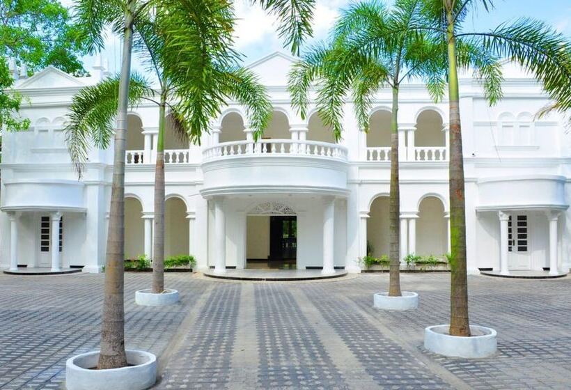 호텔 Bougain Villa By Tree