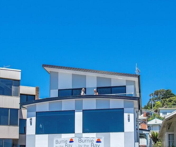 هتل Burnie By The Bay Apartments