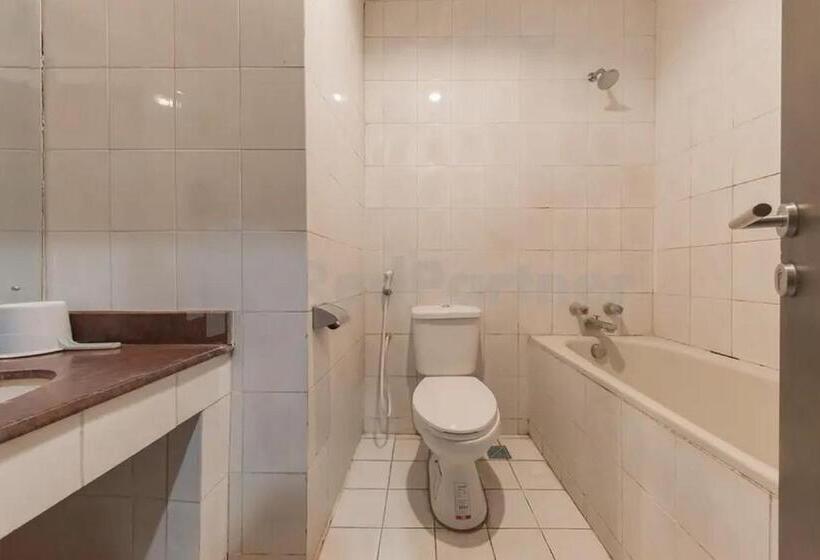 Отель Ayong Linggarjati Kuningan Mitra Reddoorz