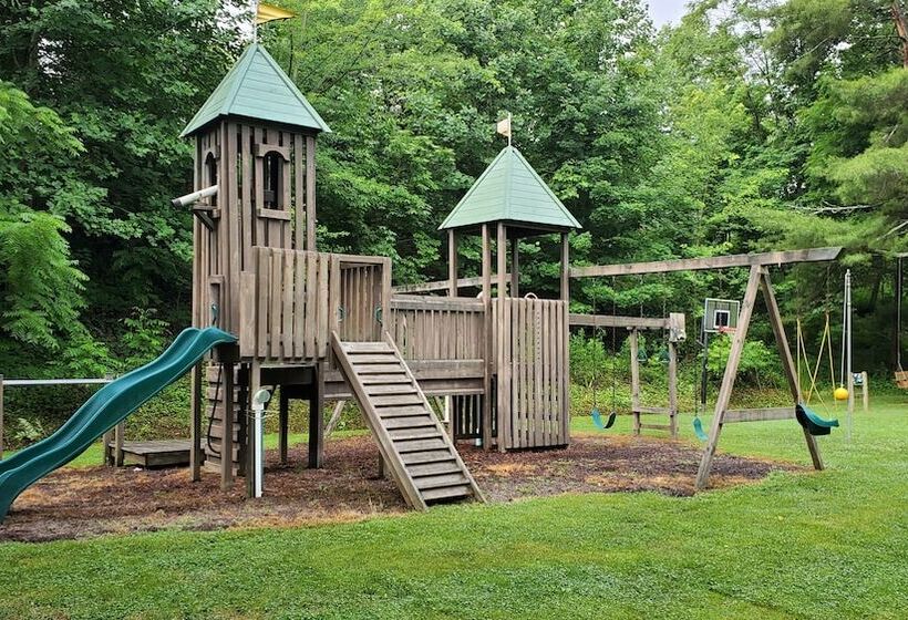 ホテル Cozy Creek Cottages