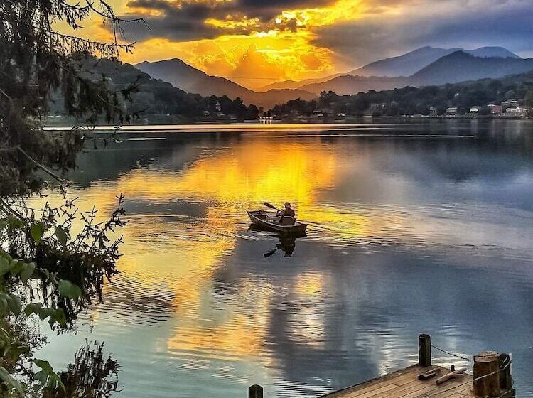 ホテル Cozy Creek Cottages