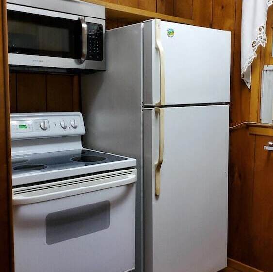 هتل Cozy Creek Cottages