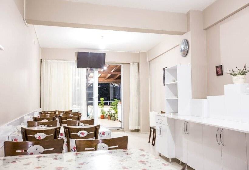 فندق Evren Konukevi