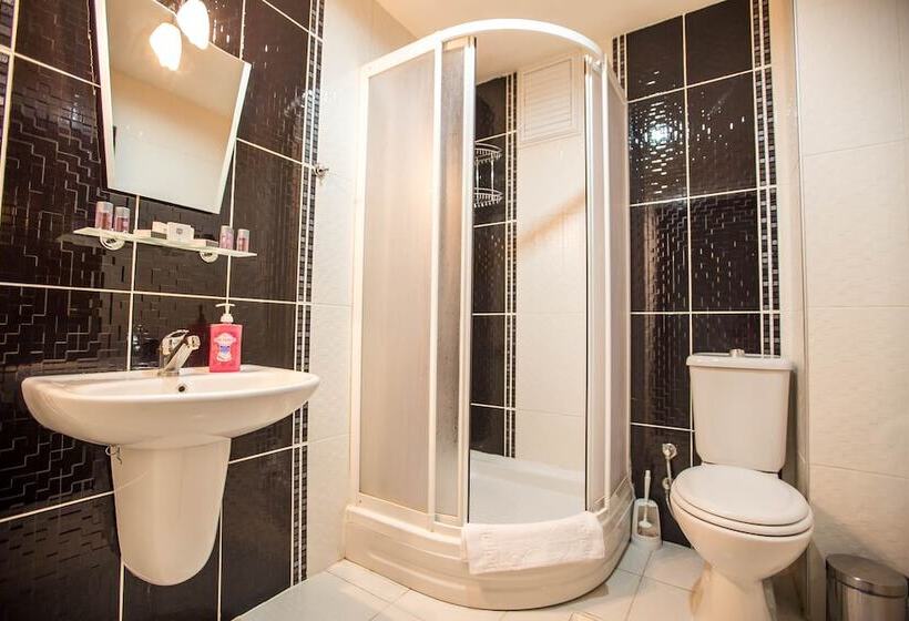 فندق Evren Konukevi