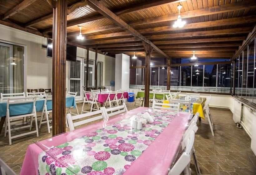 فندق Evren Konukevi