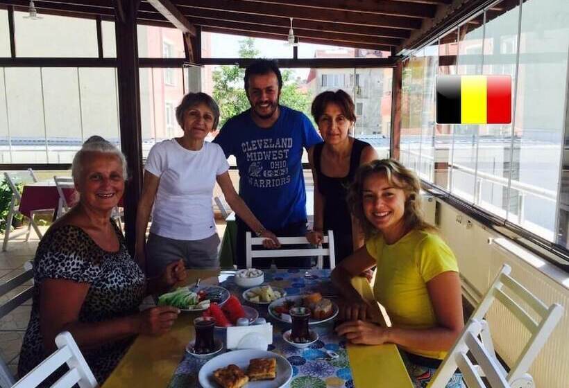 فندق Evren Konukevi