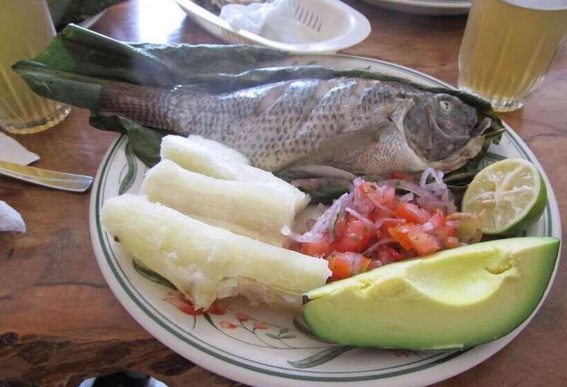 هتل Grand Selva Lodge & Tours