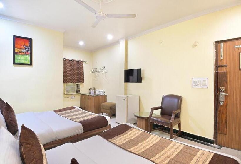 Отель Hari Piorko Grand   New Delhi Railway Station