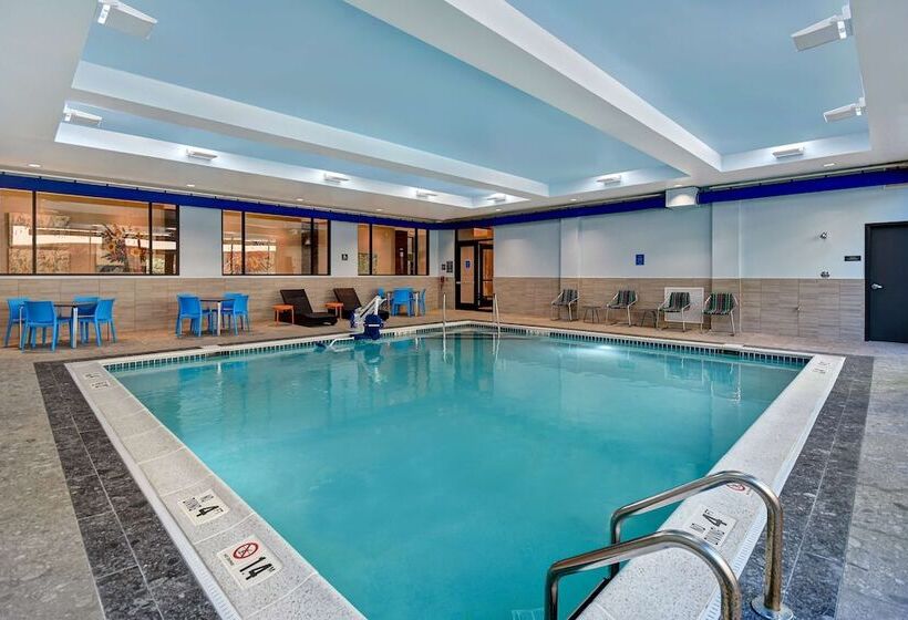 ホテル Home2 Suites By Hilton Kalamazoo Downtown