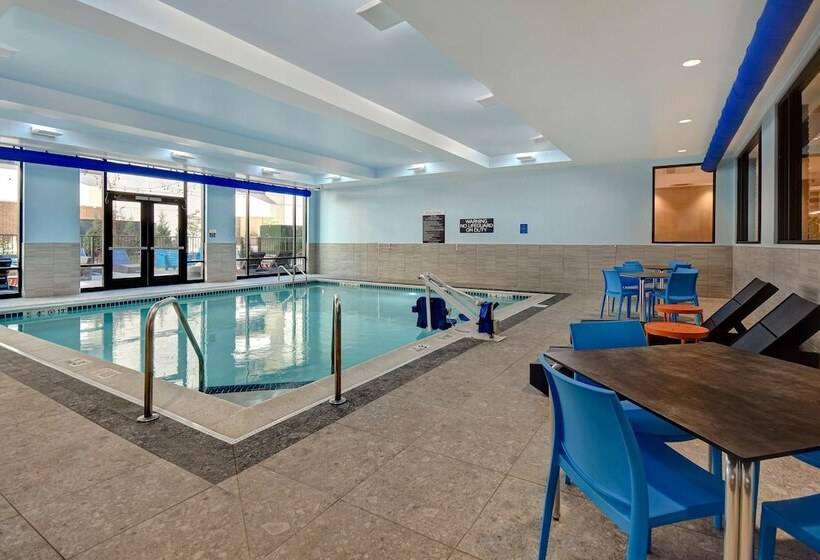 ホテル Home2 Suites By Hilton Kalamazoo Downtown