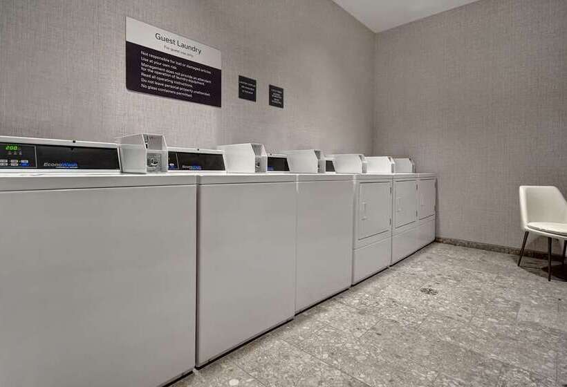 ホテル Home2 Suites By Hilton Kalamazoo Downtown