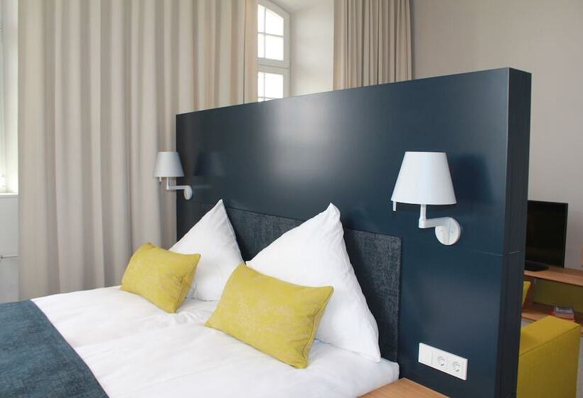 هتل Katholisch Soziales Institut