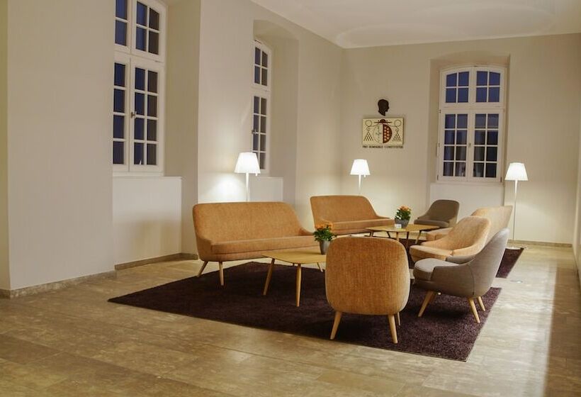 هتل Katholisch Soziales Institut