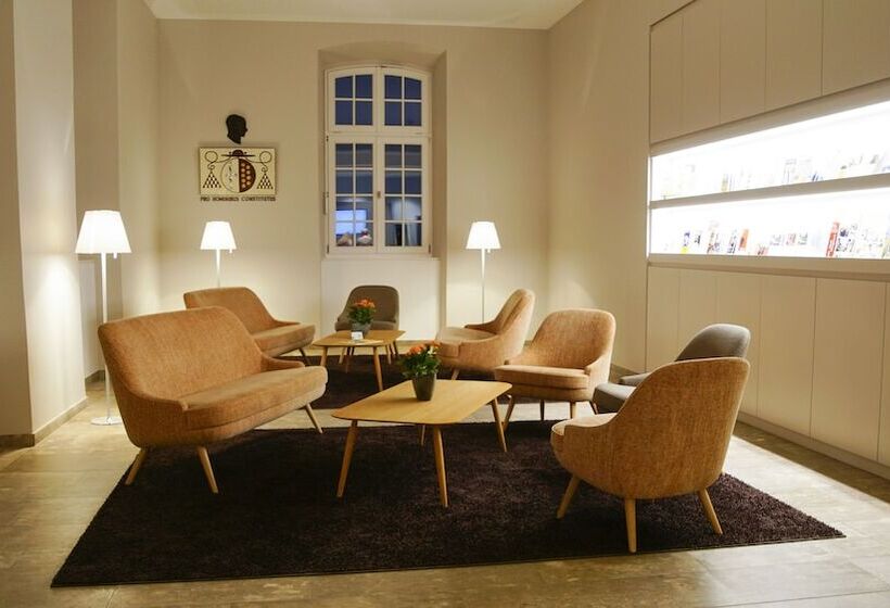 هتل Katholisch Soziales Institut