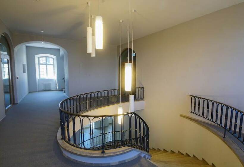 هتل Katholisch Soziales Institut