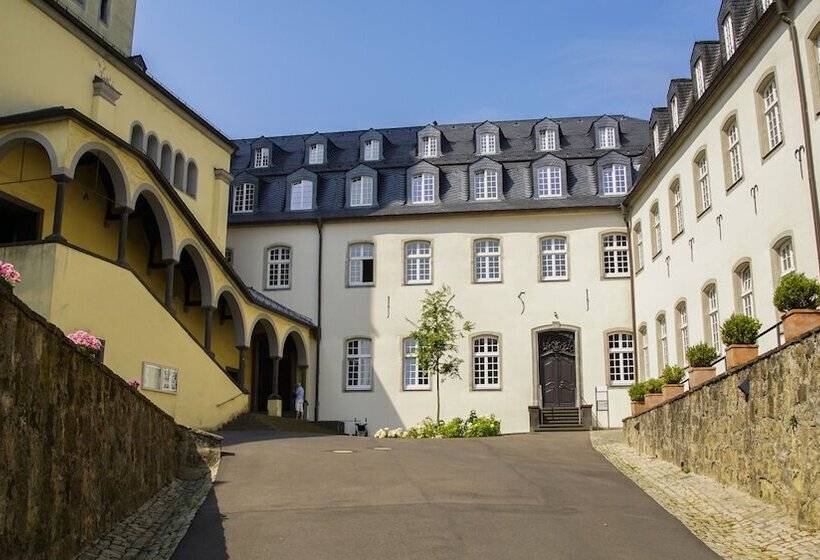 هتل Katholisch Soziales Institut