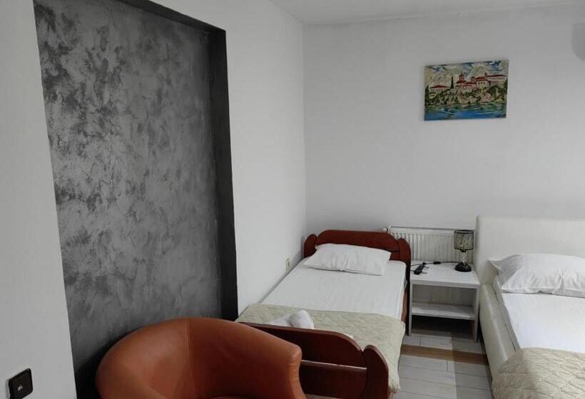 هتل Lira Excellent Nis