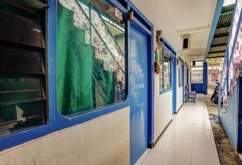 酒店 Oyo 90523 Homestay Jenggolo