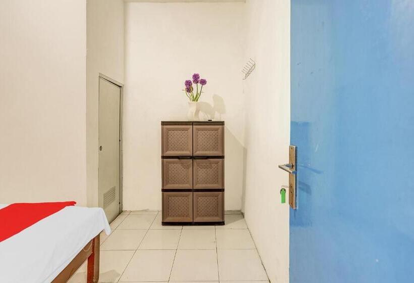 酒店 Oyo 90523 Homestay Jenggolo