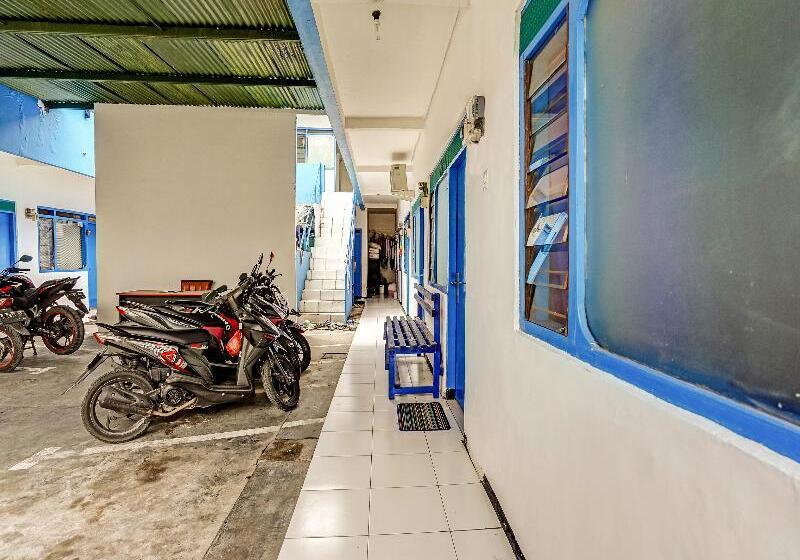 ホテル Oyo 90523 Homestay Jenggolo