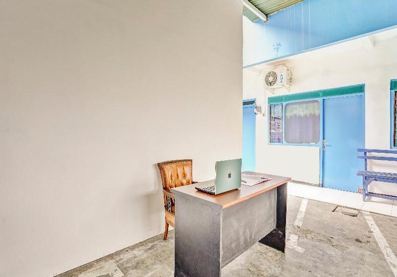 酒店 Oyo 90523 Homestay Jenggolo