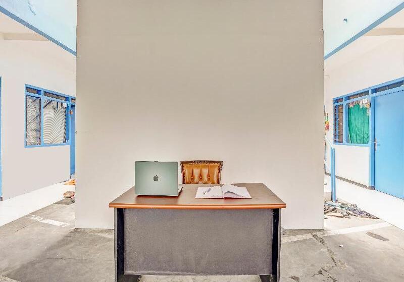 酒店 Oyo 90523 Homestay Jenggolo