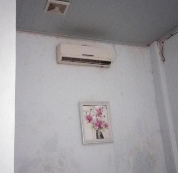 ホテル Oyo 90529  Baruga Makassar