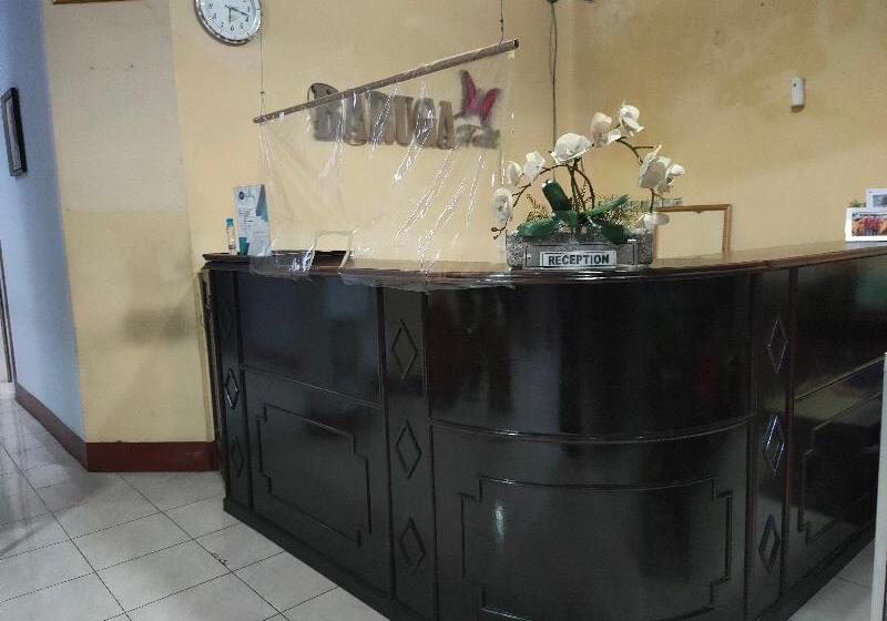 ホテル Oyo 90529  Baruga Makassar