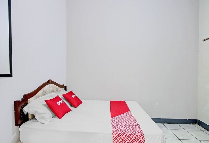 호텔 Oyo 90543 Annur Guest House Syariah